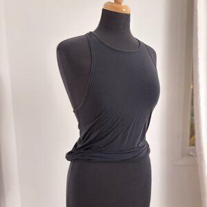 Lululemon black tank top size 6